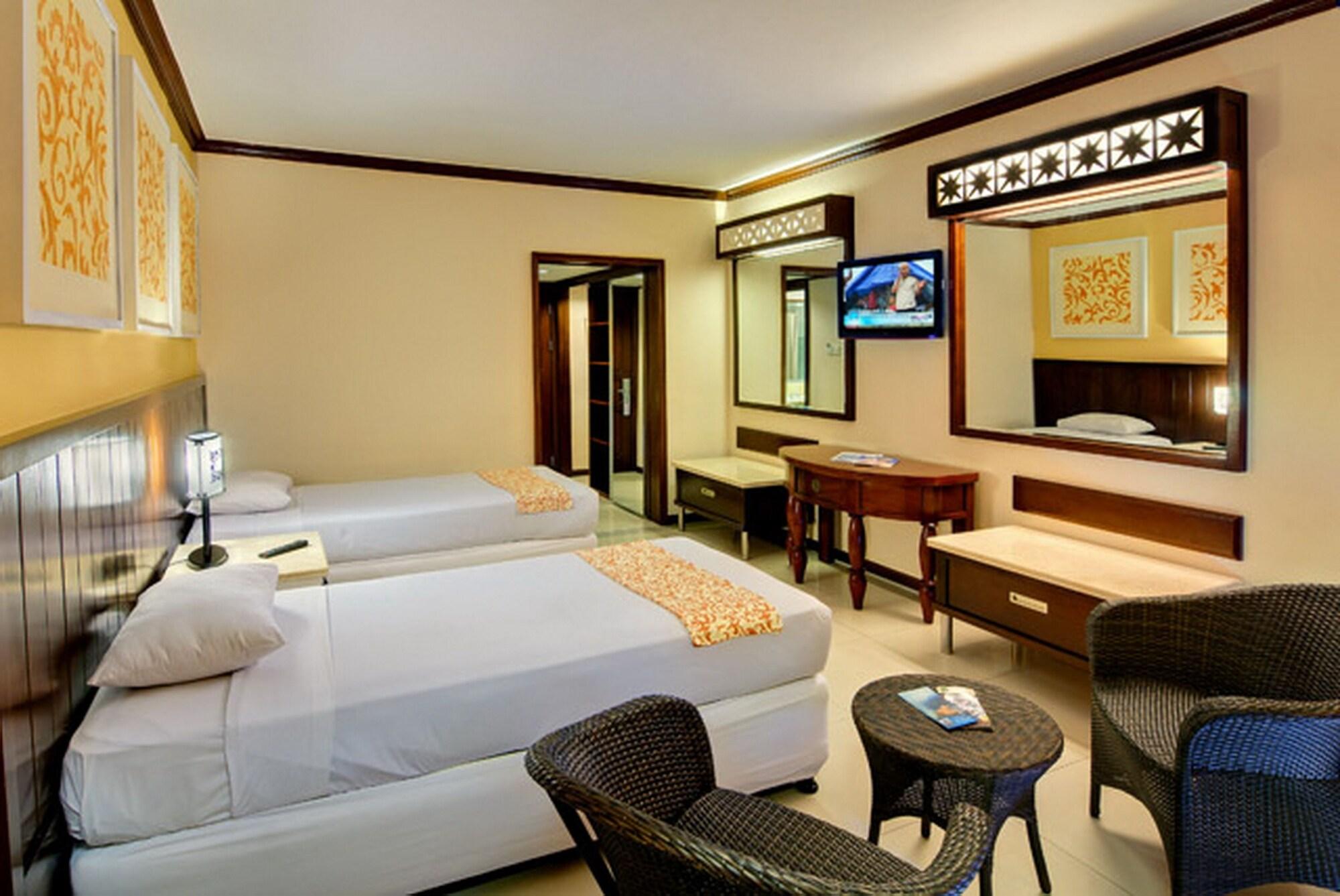 Kuta One Party Hotel Extérieur photo