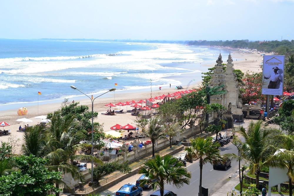 Kuta One Party Hotel Extérieur photo