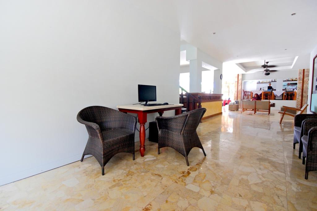 Kuta One Party Hotel Extérieur photo