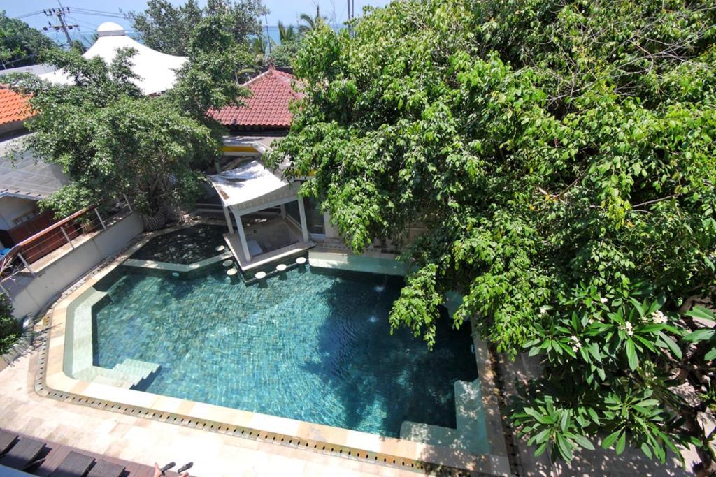Kuta One Party Hotel Extérieur photo