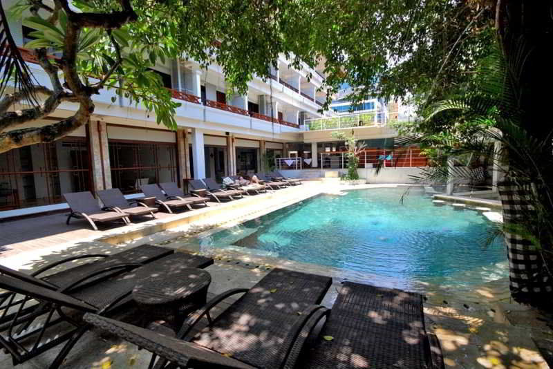 Kuta One Party Hotel Extérieur photo