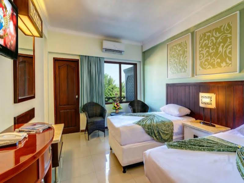 Kuta One Party Hotel Extérieur photo